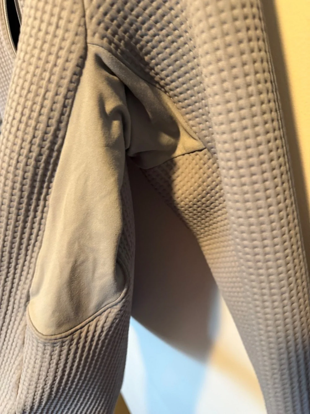 lululemon athletica Men's Light Gray Waffle Quarter-Zip Pullover - Picture 4 of 8